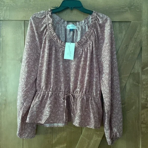 Womens Universal Thread Peplum Style Blouse size large - Picture 4 of 8